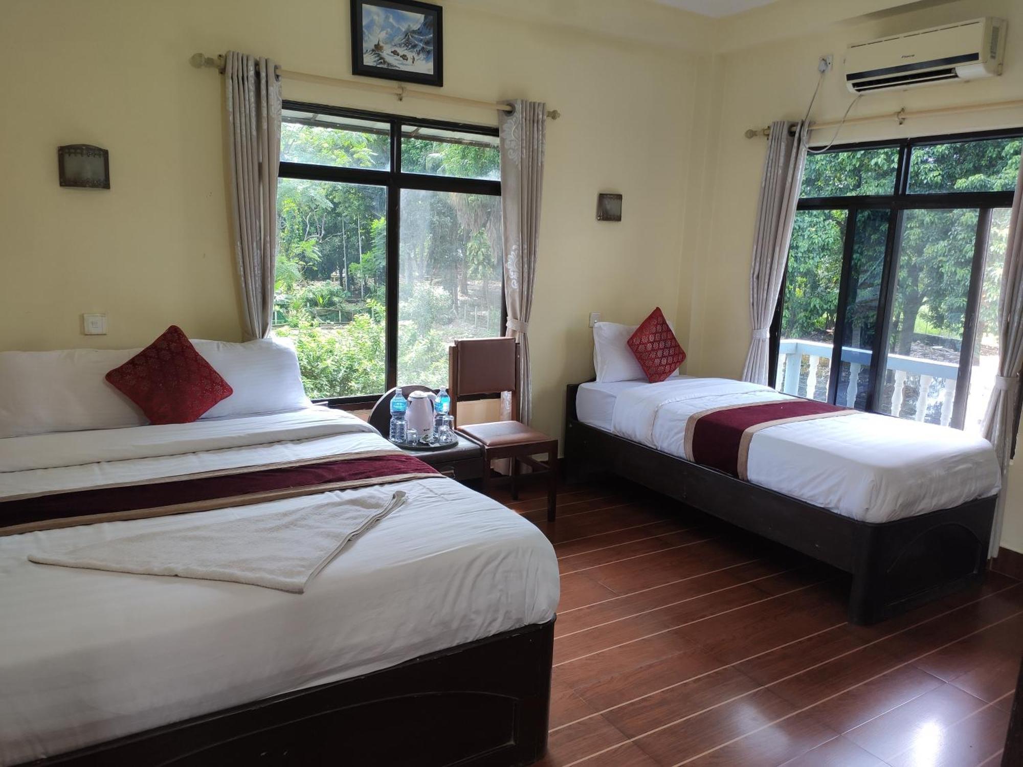 Peacock - A Family-Run Hotel Sauraha Εξωτερικό φωτογραφία