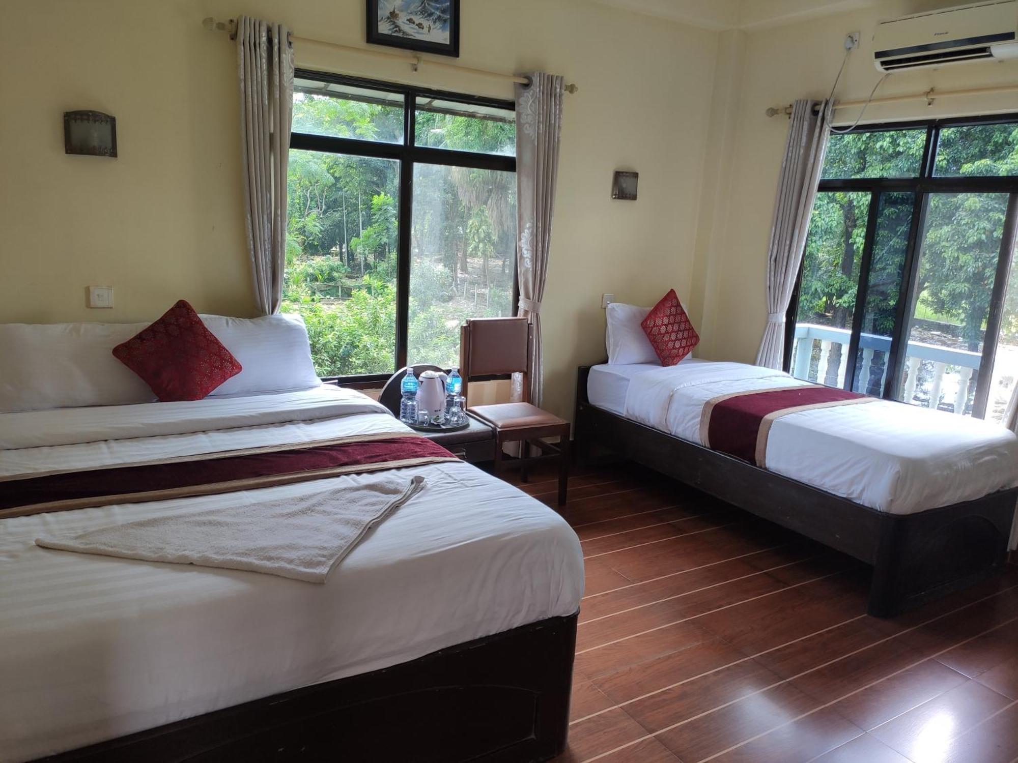 Peacock - A Family-Run Hotel Sauraha Εξωτερικό φωτογραφία