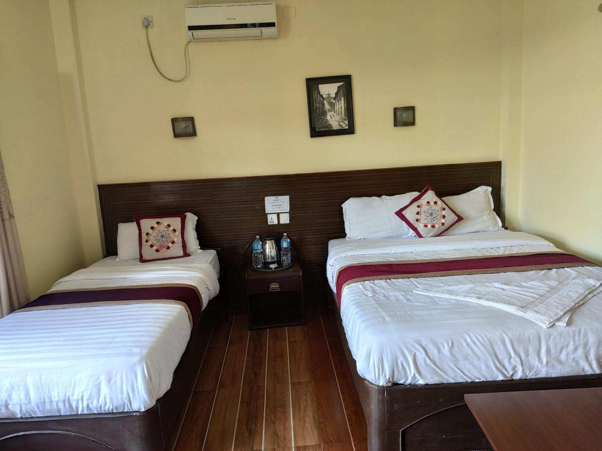 Peacock - A Family-Run Hotel Sauraha Εξωτερικό φωτογραφία