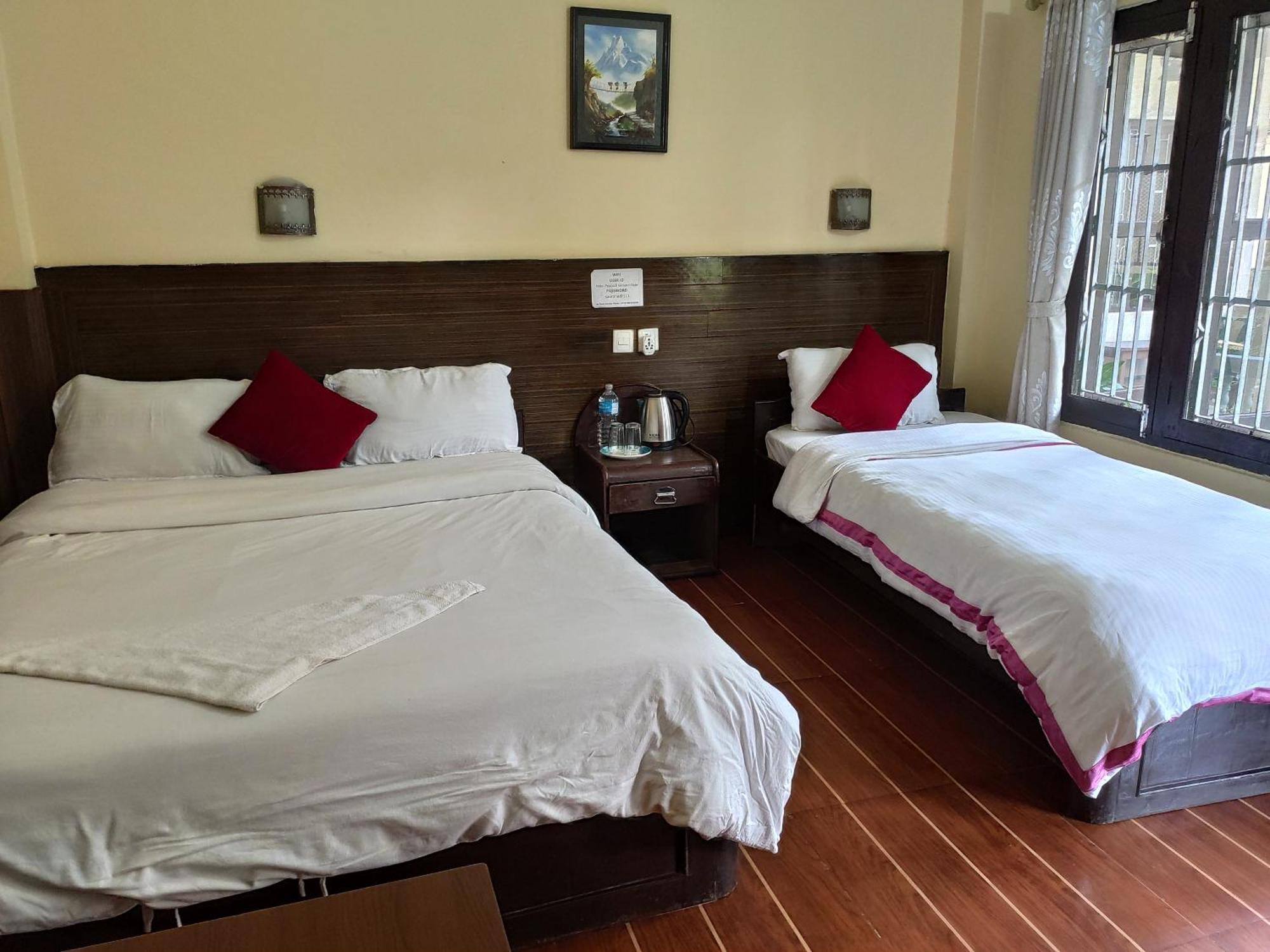 Peacock - A Family-Run Hotel Sauraha Εξωτερικό φωτογραφία