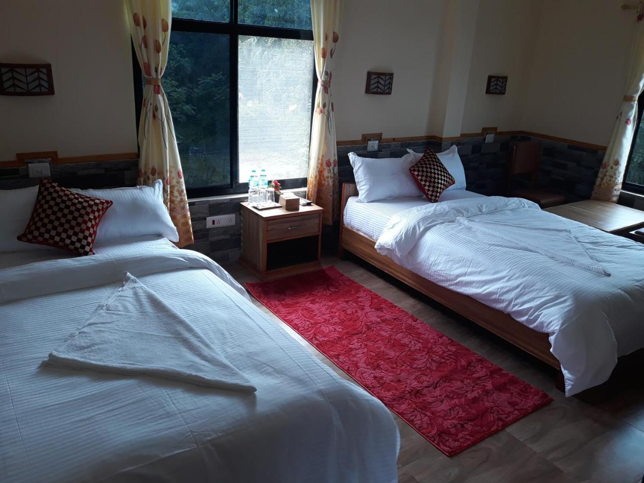 Peacock - A Family-Run Hotel Sauraha Εξωτερικό φωτογραφία