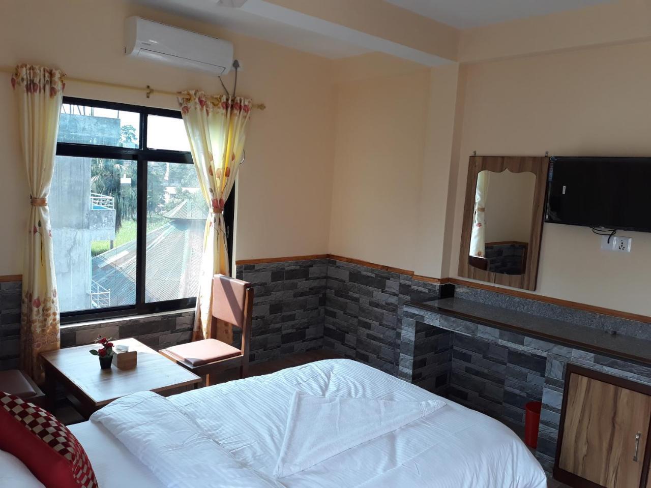 Peacock - A Family-Run Hotel Sauraha Εξωτερικό φωτογραφία