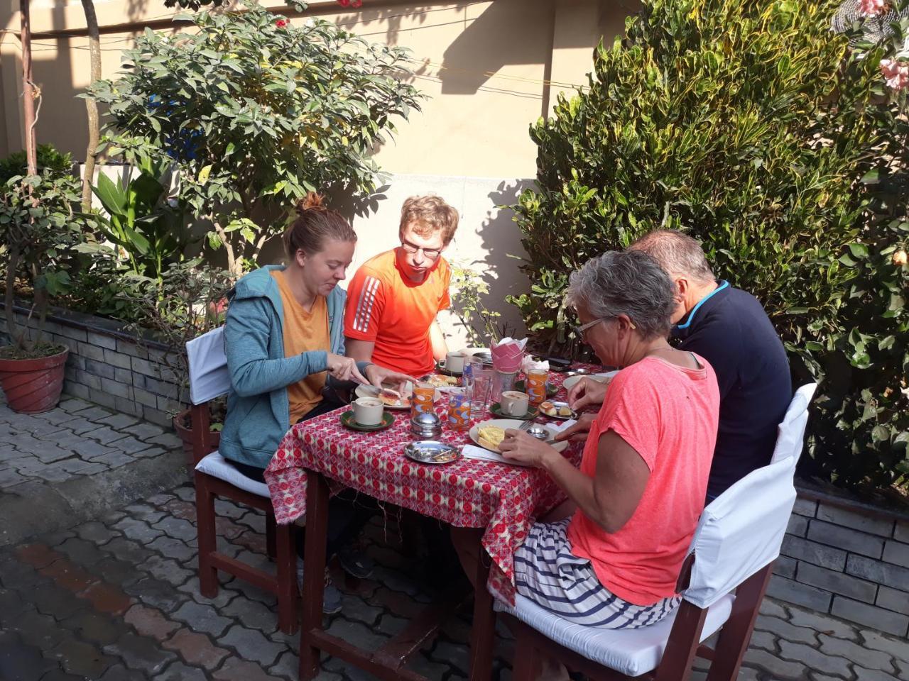 Peacock - A Family-Run Hotel Sauraha Εξωτερικό φωτογραφία